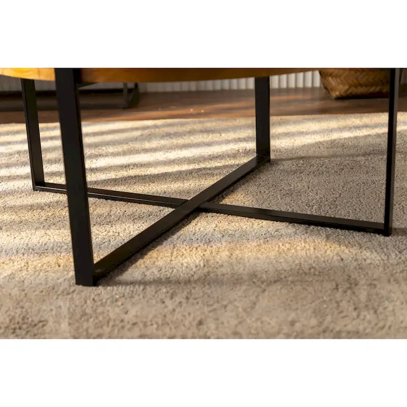 Mesa de centro redonda natural y dorada / natural y negra con patas cruzadas