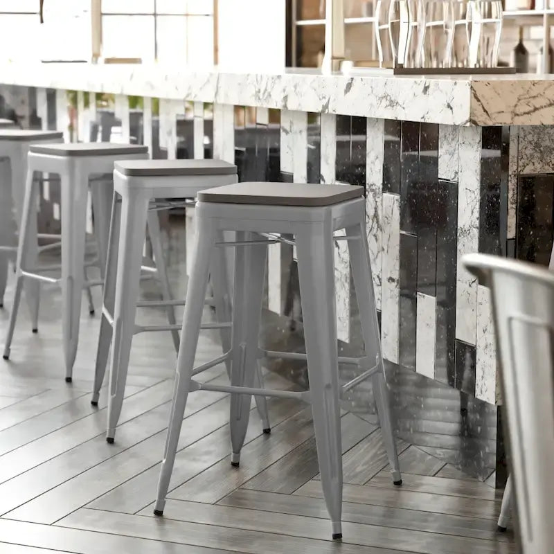 Taburete de bar sin respaldo apilable multicolor, interior/exterior, asiento individual