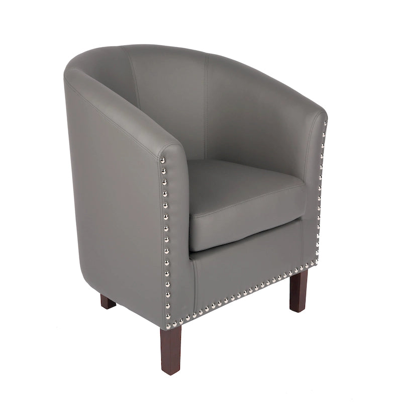 Sillón individual tipo barril de piel sintética con detalles de tachuelas