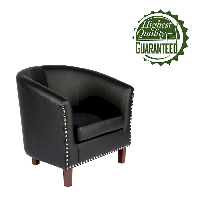 Sillón individual tipo barril de piel sintética con detalles de tachuelas
